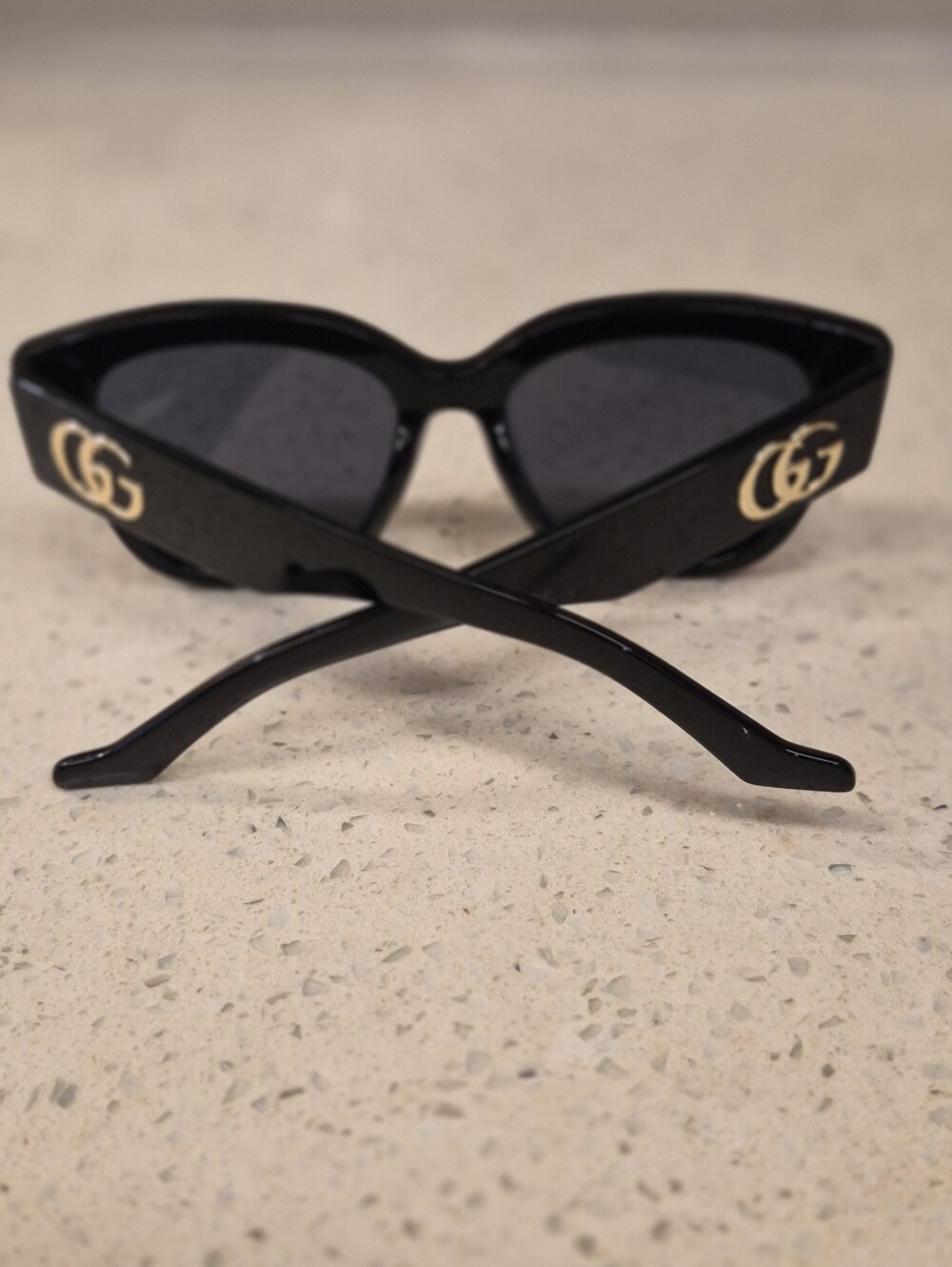 Black Women's Oversized Sunglasses with Dark Gray Lenses